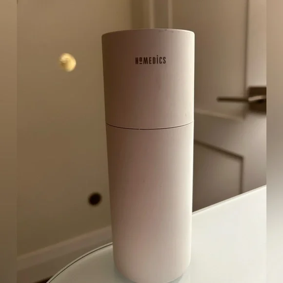 Portable Ultrasonic Humidifier with LED Light - Picture 5 of 6